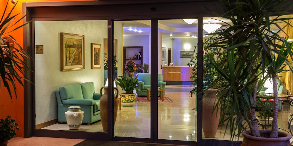 Hotel Torresi Potenza Picena Εξωτερικό φωτογραφία