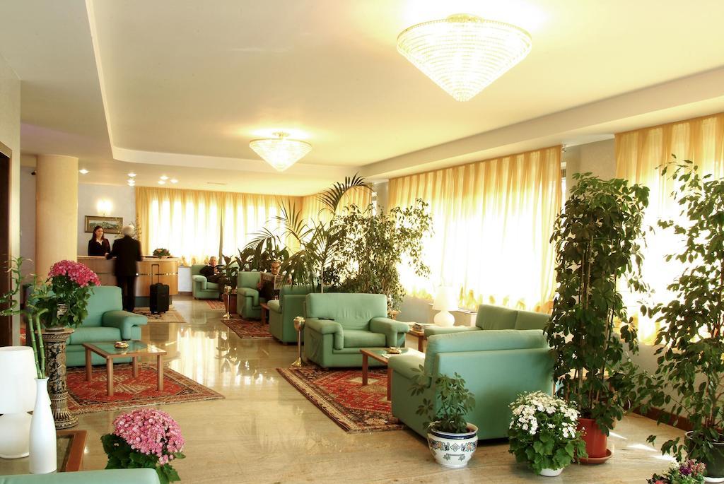 Hotel Torresi Potenza Picena Εξωτερικό φωτογραφία