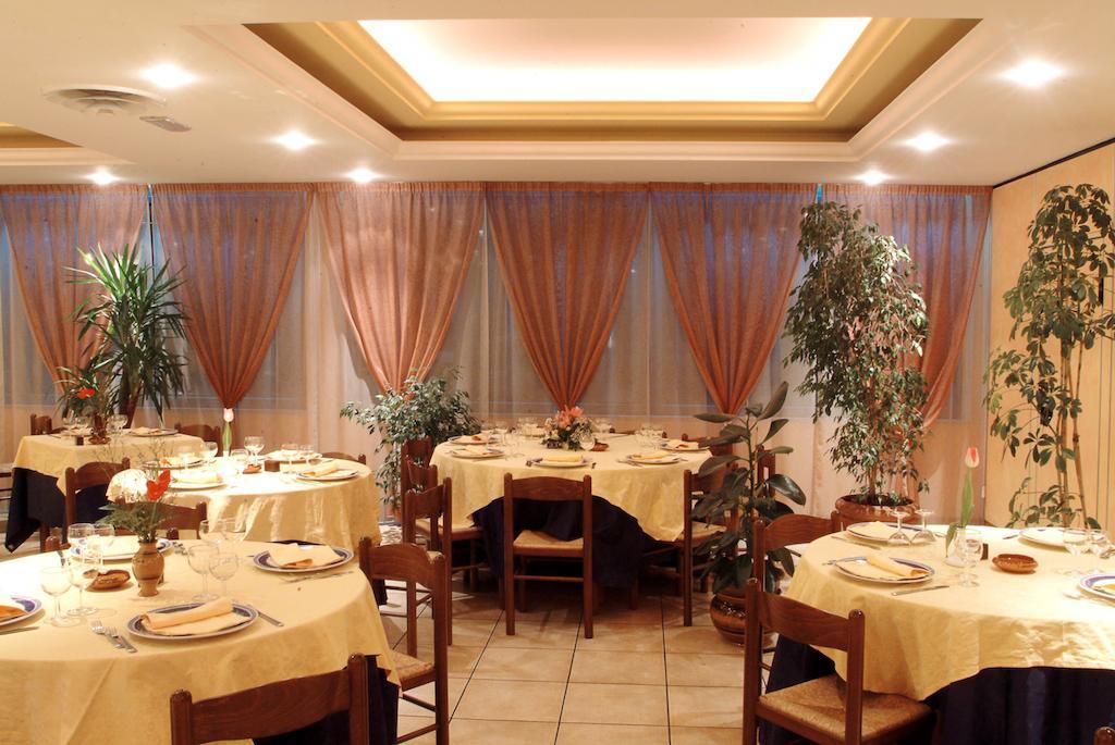 Hotel Torresi Potenza Picena Εξωτερικό φωτογραφία