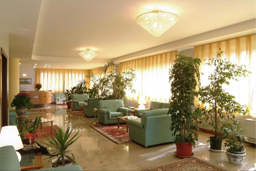 Hotel Torresi Potenza Picena Εξωτερικό φωτογραφία